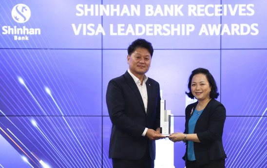 ShinhanBank Việt Nam nhận 3 giải thưởng của VISA