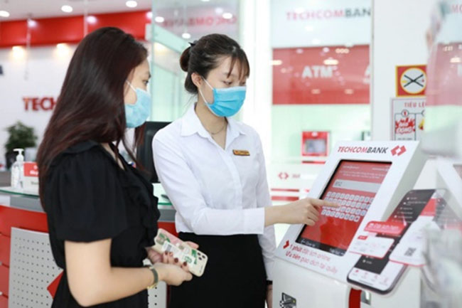 Techcombank danh 3 giai thuong uy tin 2