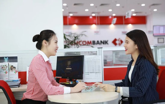 Techcombank tăng cường mục tiêu kép, tiếp sức tuyến đầu chống dịch