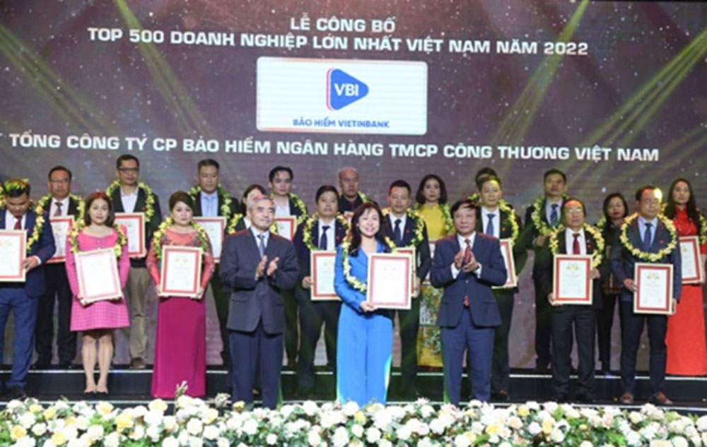 VBI duoc vinh danh trong TOP 500 Doanh nghiep 3