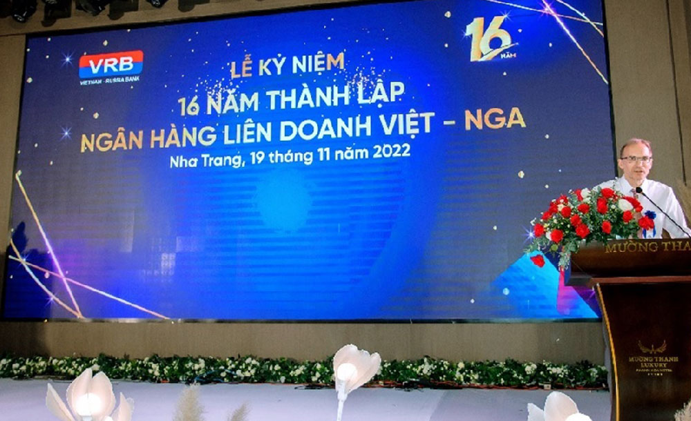 VRB voi chang duong 16 nam vung buoc vuon xa 1