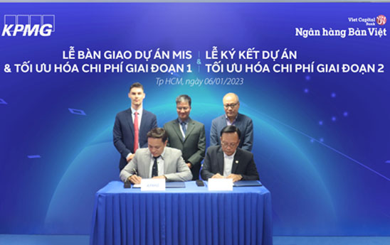 Viet Capital Bank tiep tuc hop tac cung KPMG Viet Nam