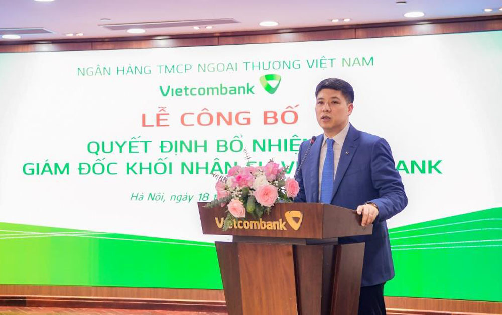 Vietcombank bo nhiem lai Giam doc Khoi Nhan su 3