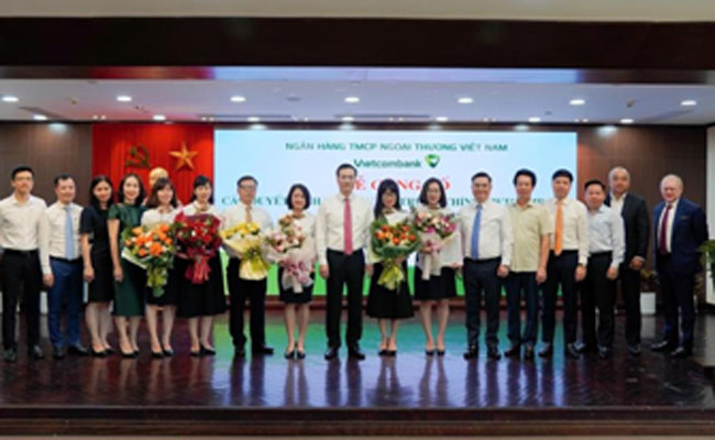 Vietcombank cong bo cac quyet dinh nhan su 2