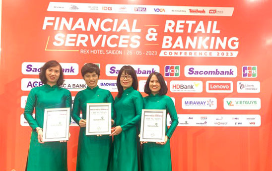 Vietcombank nhan 3 giai thuong