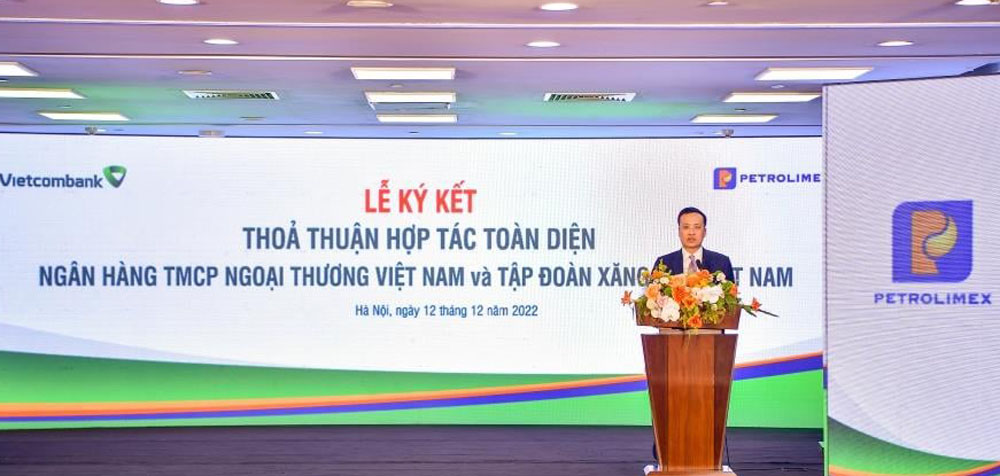 Vietcombank va Petrolimex ky ket thoa thuan hop tac toan dien 3