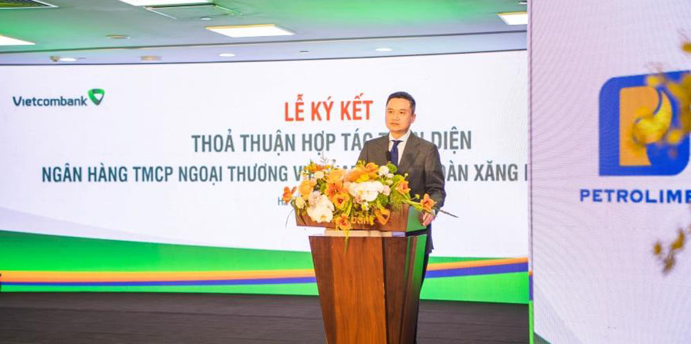 Vietcombank va Petrolimex ky ket thoa thuan hop tac toan dien 4