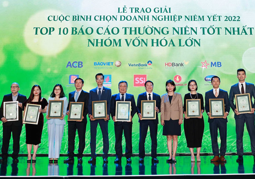 VietinBank duoc binh chon Top 10 Bao cao thuong nien 3