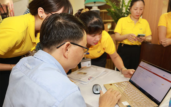 Vietnam Post ho tro nguoi dan cap doi giay phep lai xe truc tuyen