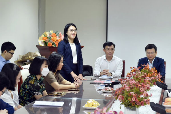 Ba Vu Minh Chau giu chuc Pho Vu truong 2