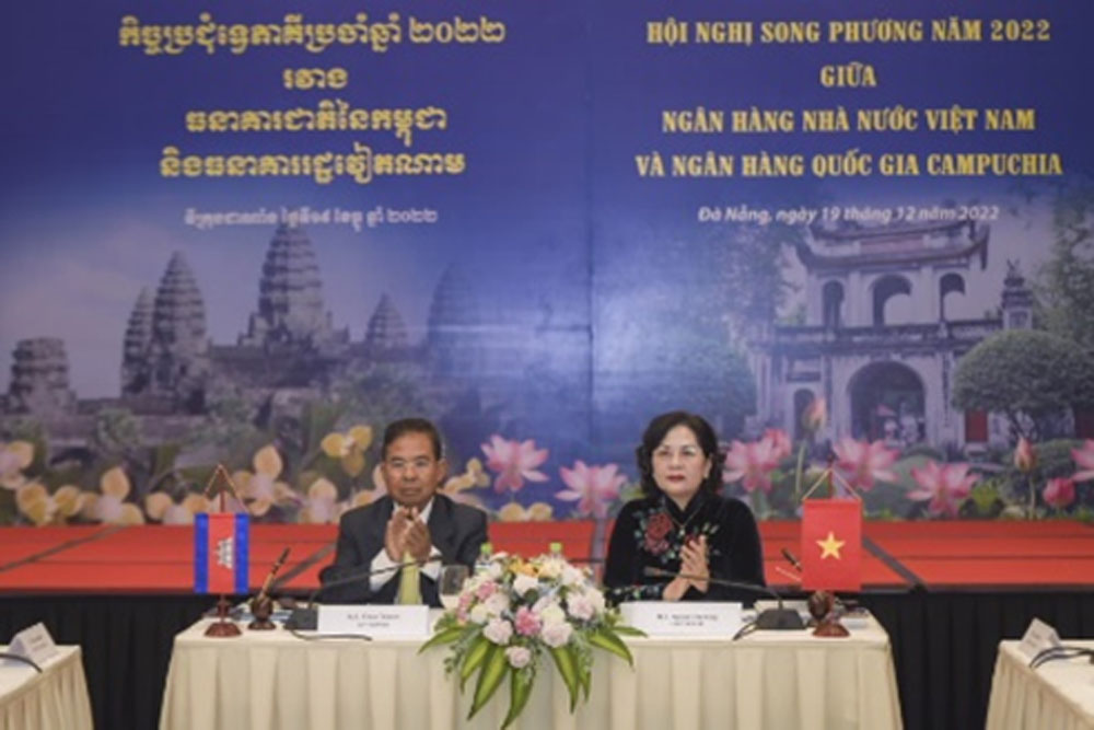 Doi thoai cap cao giua Thong doc NHNN Viet Nam va Thong doc NHQG Campuchia 2
