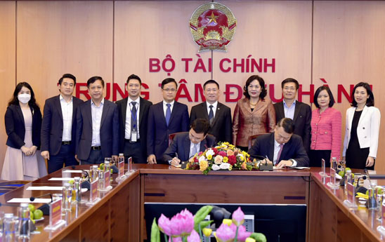 Lễ ký Quy chế mua, bán ngoại tệ giữa ngân sách nhà nước và Dự trữ ngoại hối nhà nước chính thức