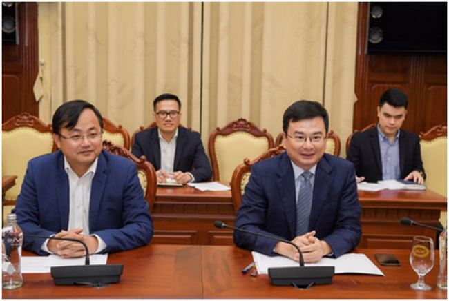 Pho Thong doc Pham Thanh Ha tiep Tong Giam doc Ngan hang HSBC Viet Nam 2
