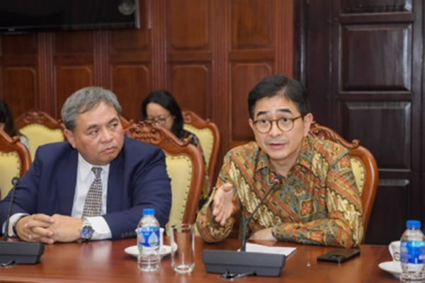 Pho Thong doc Pham Tien Dung tiep doan Chu tich Phong Thuong mai 3
