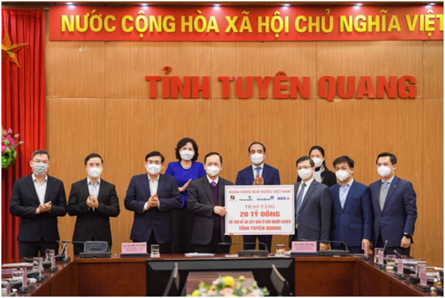 Thong doc Nguyen Thi Hong tham va lam viec tai Tuyen Quang 3