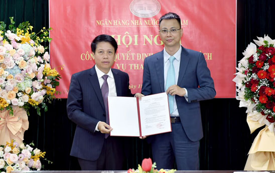 Trao quyết định giao phụ trách Vụ Thanh toán