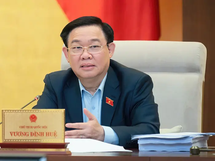 chu tich quoc hoi vuong dinh hue sua luat cac to chuc tin dung song hanh voi sua luat bao hiem tien gui