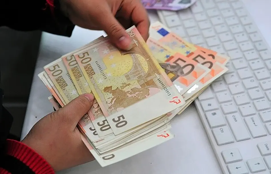 ecb canh bao ngan hang trong eurozone ve cac rui ro tiem an trong 2023 20230209095204