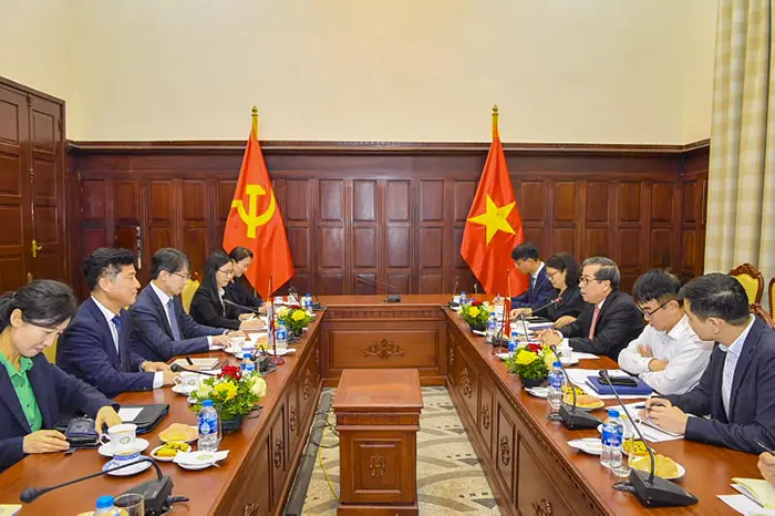 pho thong doc nhnn nguyen kim anh tiep pho thong doc thuong truc fss han quoc1