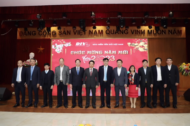 tich cuc khan truong trien khai cac nhiem vu cua nganh ngan hang nam 202312