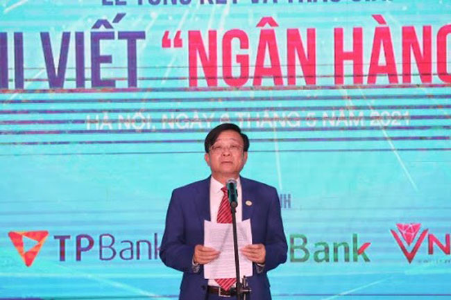 Trao giai cuoc thi viet 3