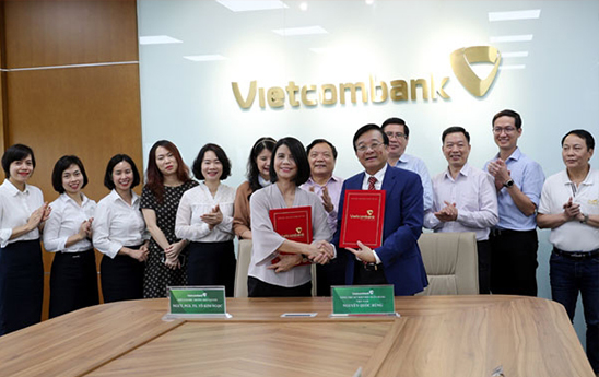 Lễ ký kết bàn giao bài giảng điện tử 