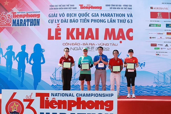 Agribank dong hanh cung Giai Vo dich quoc gia Marathon 2