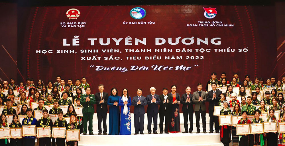 Agribank dong hanh cung chuong trinh duong den uoc mo 2