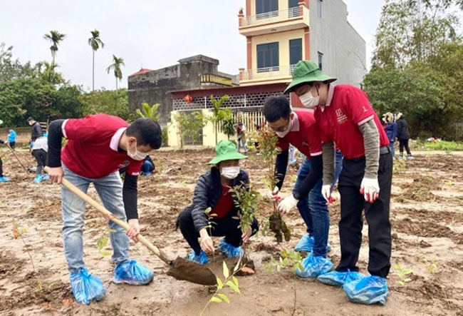 Agribank huong toi chuong trinh Trong mot ty cay xanh 2