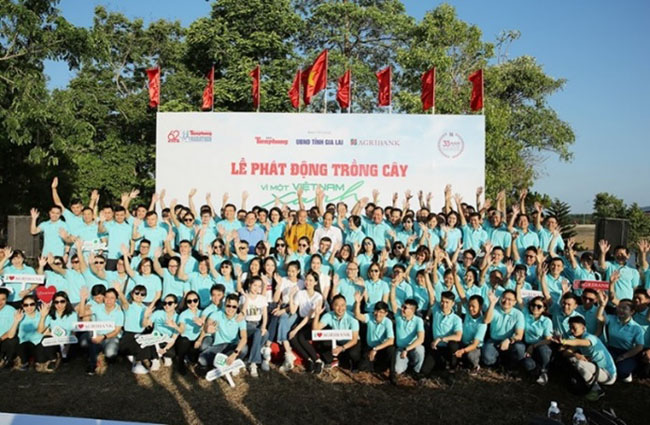 Agribank huong toi chuong trinh Trong mot ty cay xanh 3