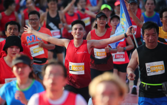 Đoàn viên công đoàn VNBA tham gia giải chạy Hà Nội Marathon Techcombank