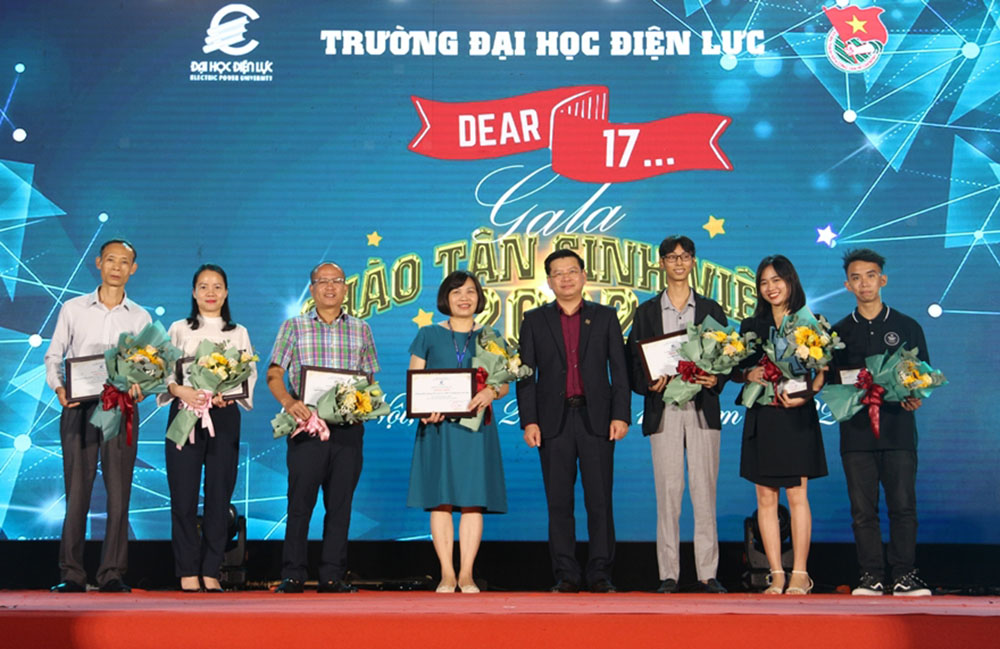 agribank chi nhanh tay ho nha tai tro giao duc truyen thong trong trai tim thay tro truong epu